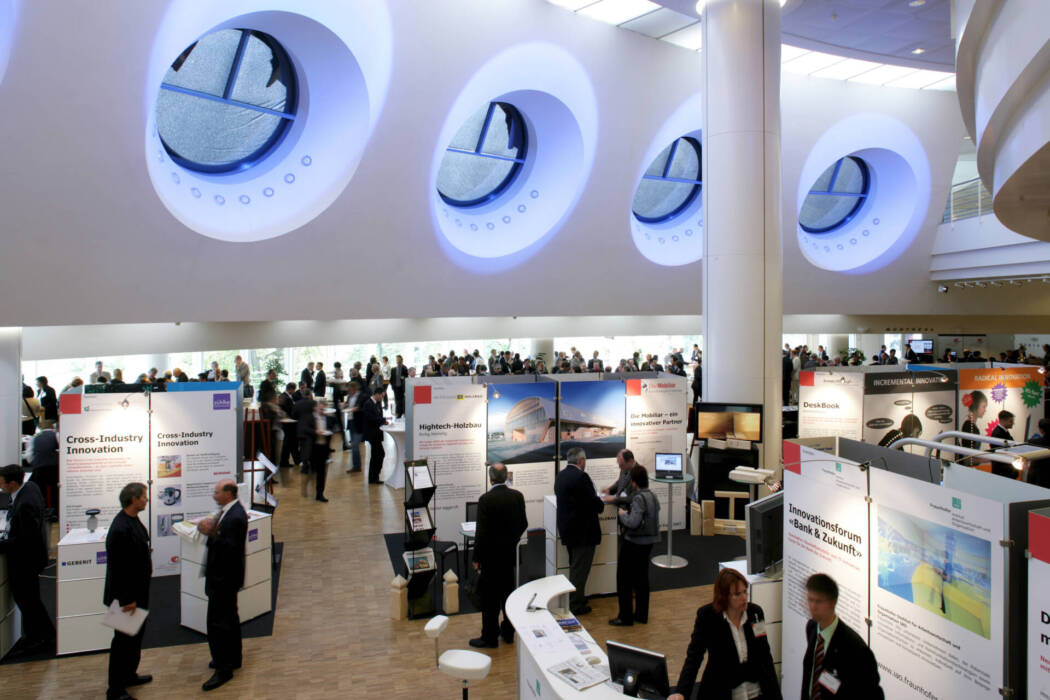 Congress Center Basel Foyer 2. Stock