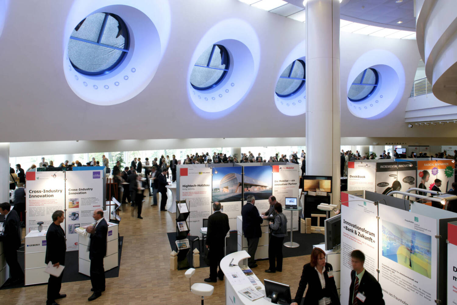 Congress Center Basel Foyer 2. Stock