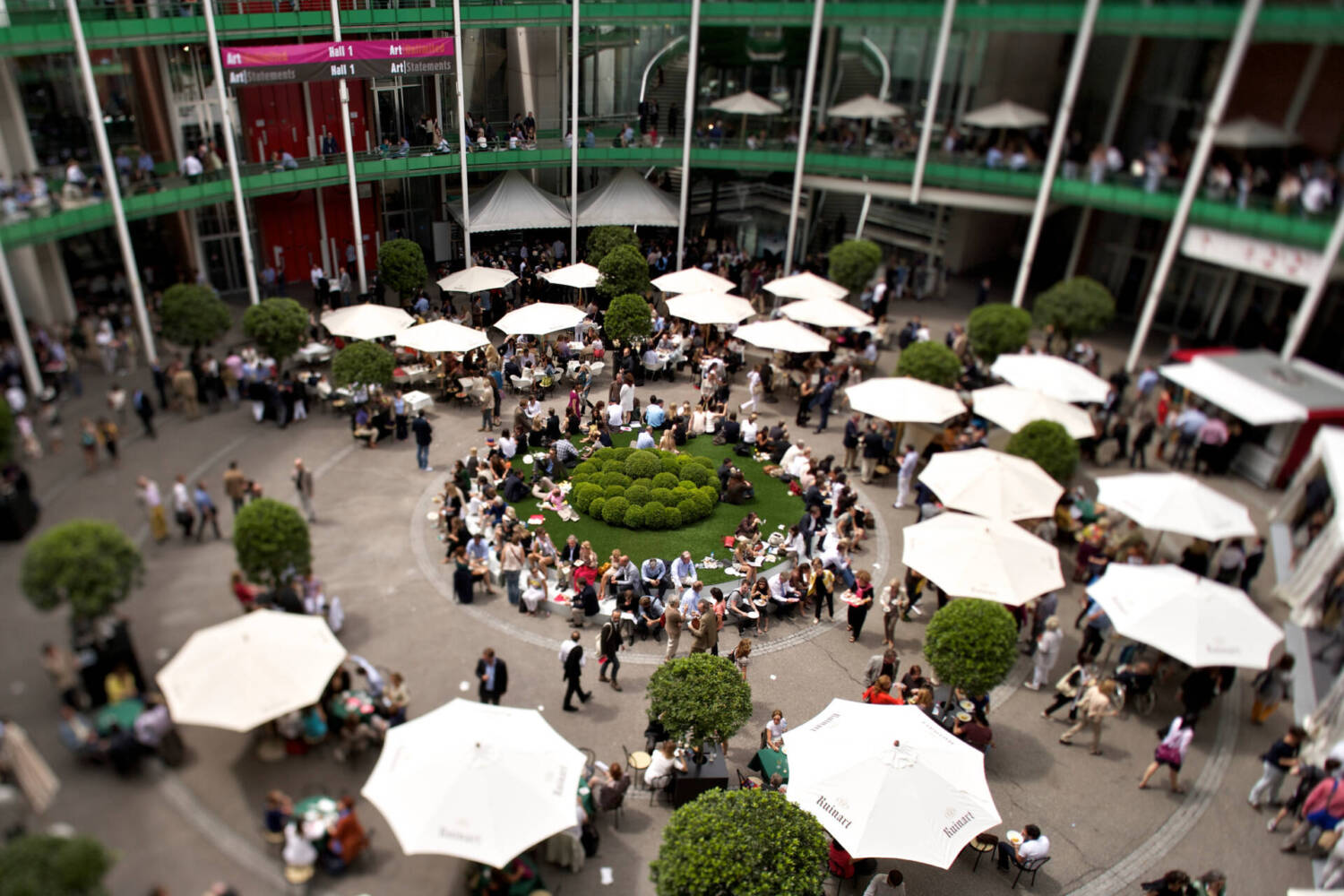 Messe Basel Halle 2 Art Basel Vernissage